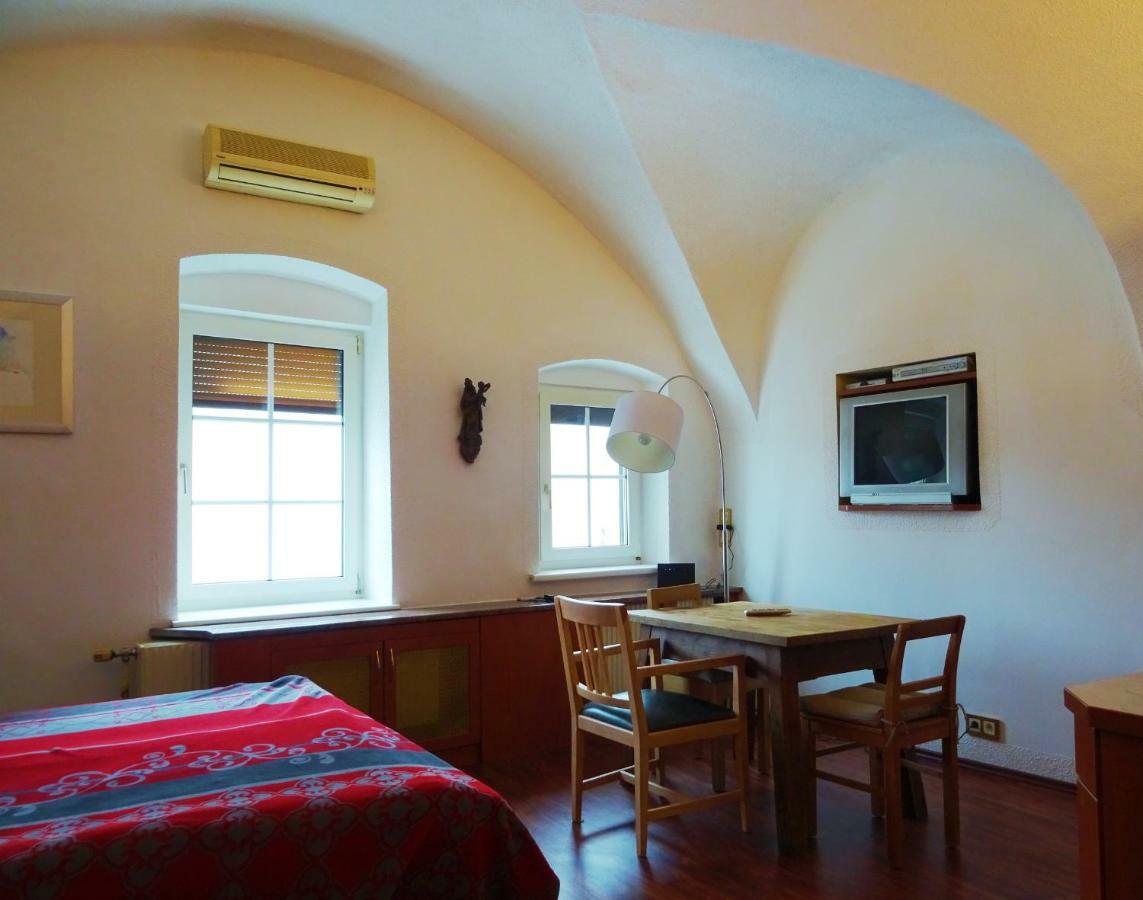 גמונדן Gewoelbezimmer Am Marktplatz מראה חיצוני תמונה